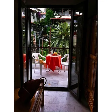 Aparthotel Selini House